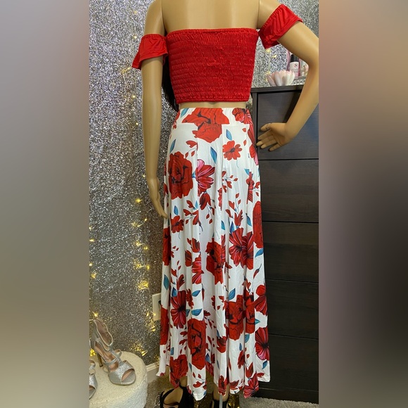 Boho 2-Piece Outfit - Off Shoulder Smocked Top & Floral High Waist Skirt - Picture 7 of 9